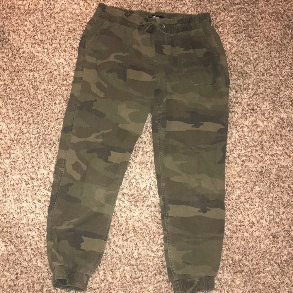 Hollister camo joggers